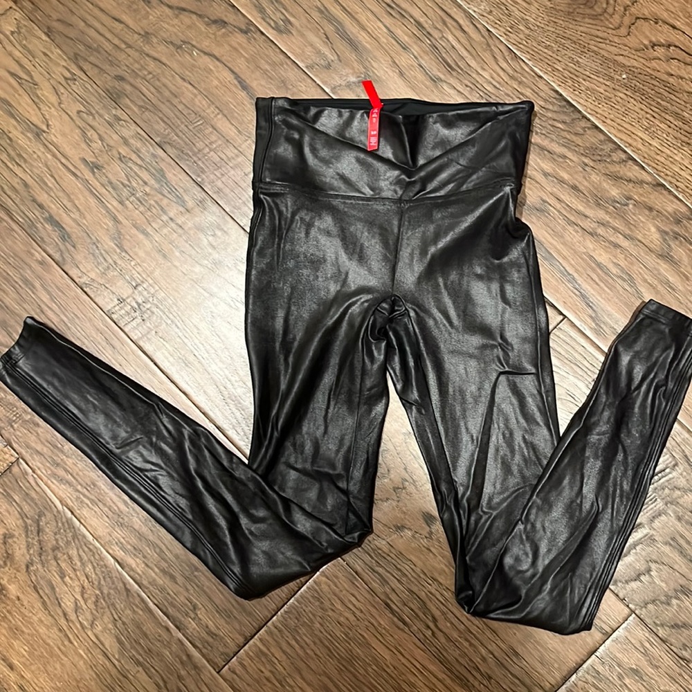 SPANX FAUX LEATHER LEGGING size small